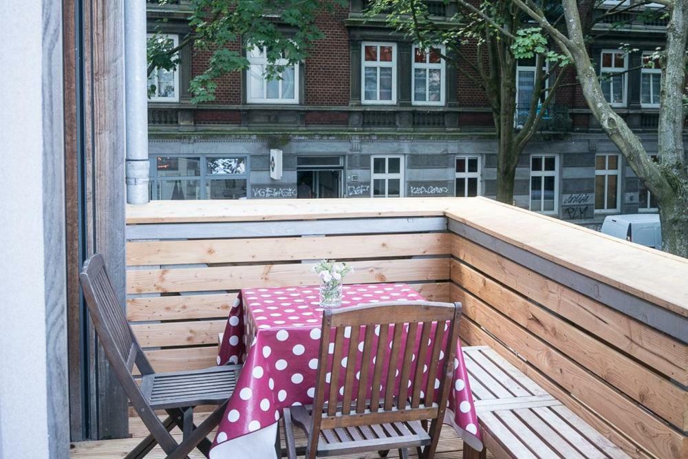 Sehr schöne, große Wohnung im Reiherstiegviertel Hamburg Exterior foto